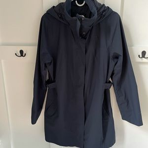 Navy north face women’s rain coat size XL